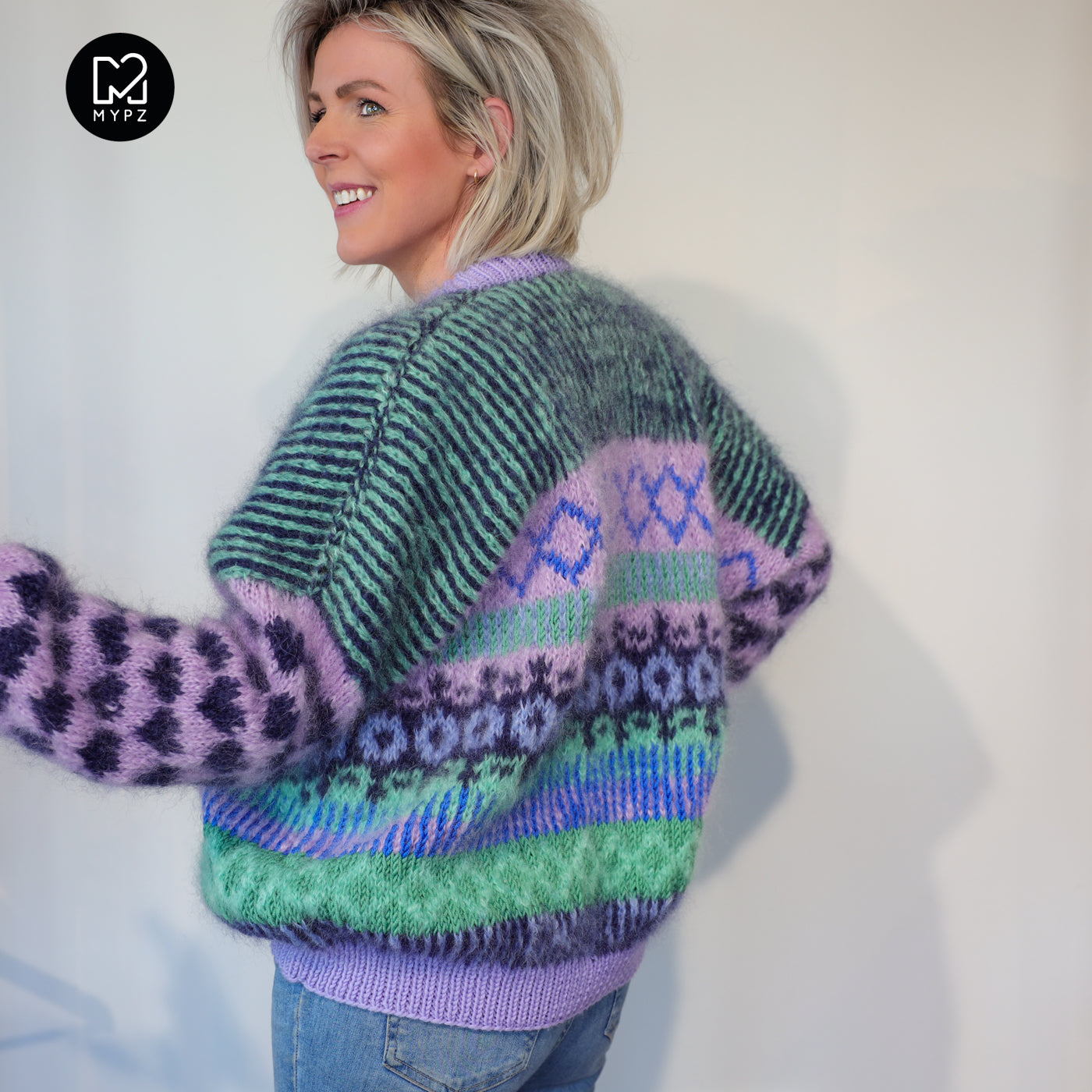 PREORDER | Knitting Kit – MYPZ Cardigan True Blue No6 (ENG-NL-DE)