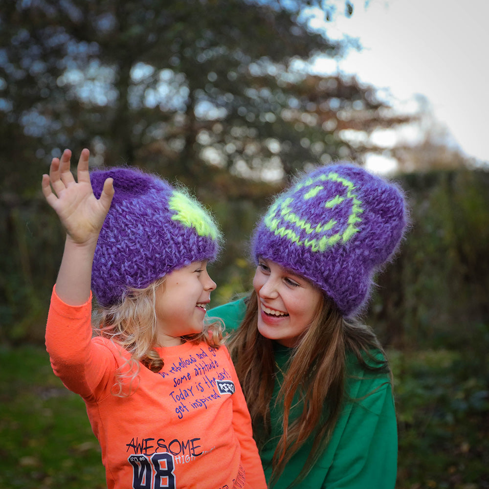 Knitting pattern – Chunky mohair Smiley beanies adult + kid (ENG-NL)